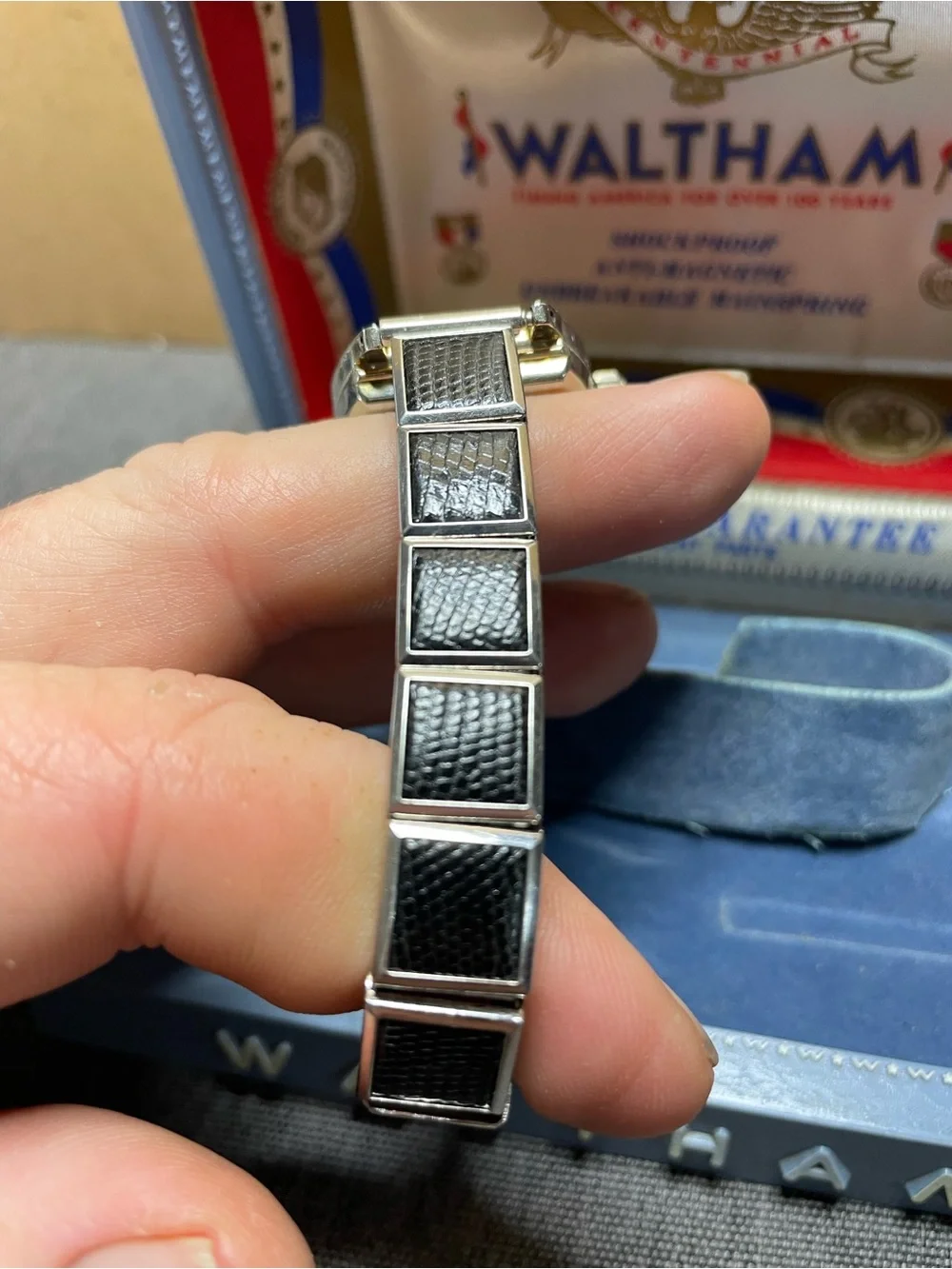 Waltham 15 Jewels Vintage Watch In Original Box, Waterproof & Shockproof